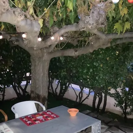 Charming House With Pool Between And Sea شقة *